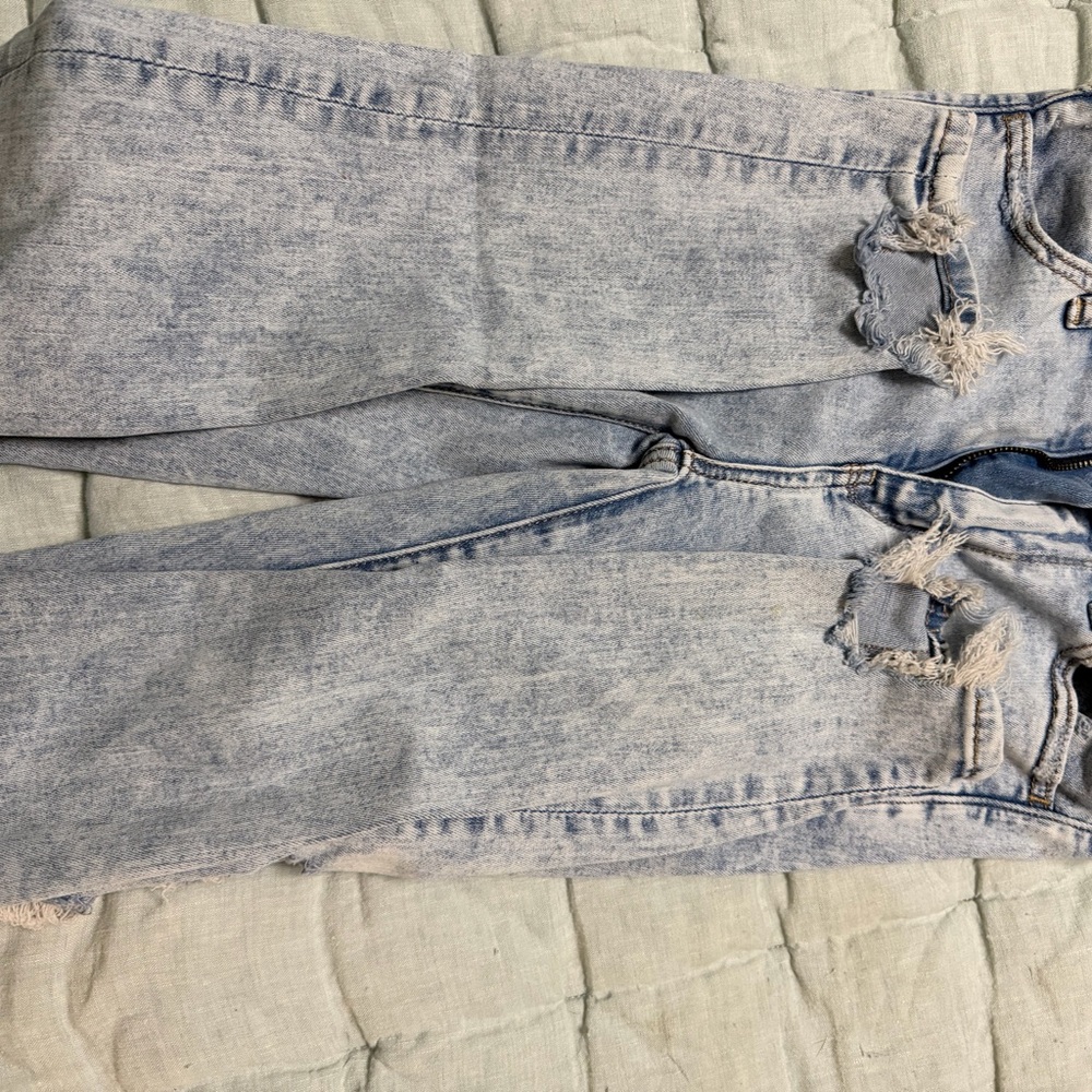 American Eagle Outfitters Light Blue Distressed Boyfriend Jeans